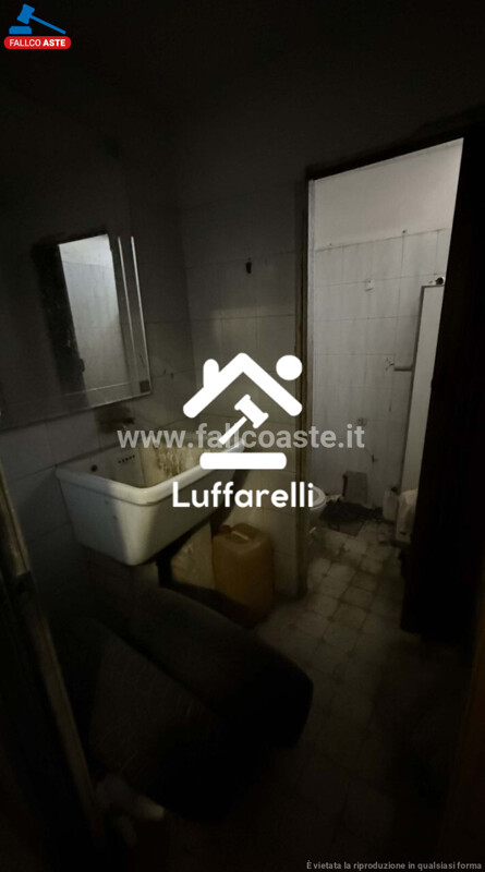 Immagine di LOCALE COMMERCIALE VIA DI DRAGONE – ROMA