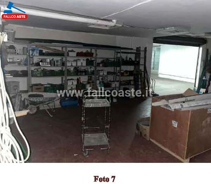 Immagine di LOCALE COMMERCIALE VIA GEROLAMO RAMORINO – GUIDONIA MONTECELIO