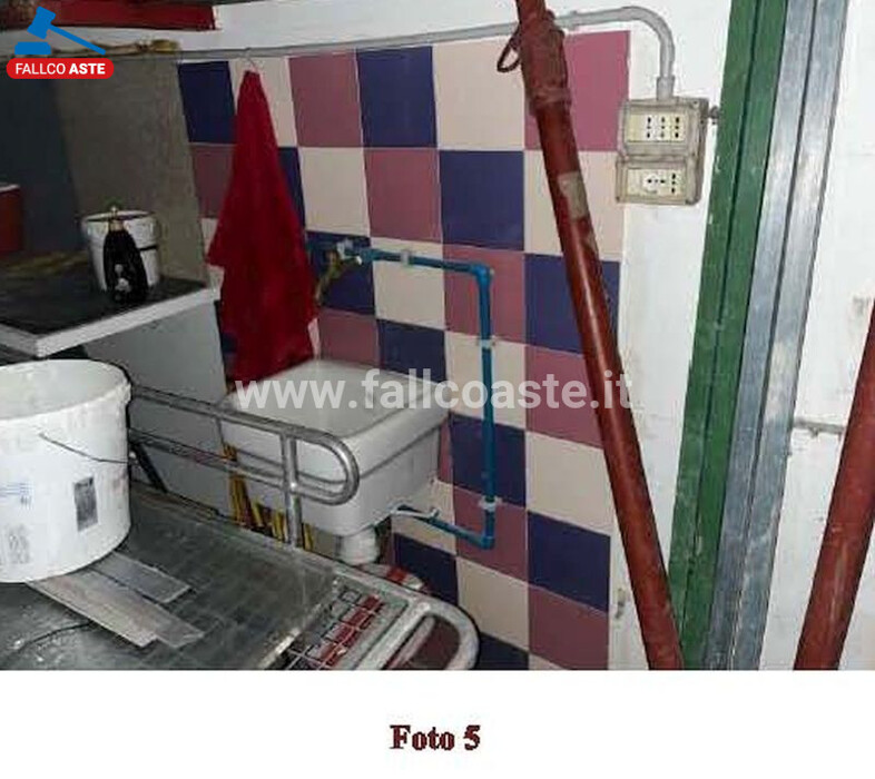 Immagine di LOCALE COMMERCIALE VIA GEROLAMO RAMORINO – GUIDONIA MONTECELIO