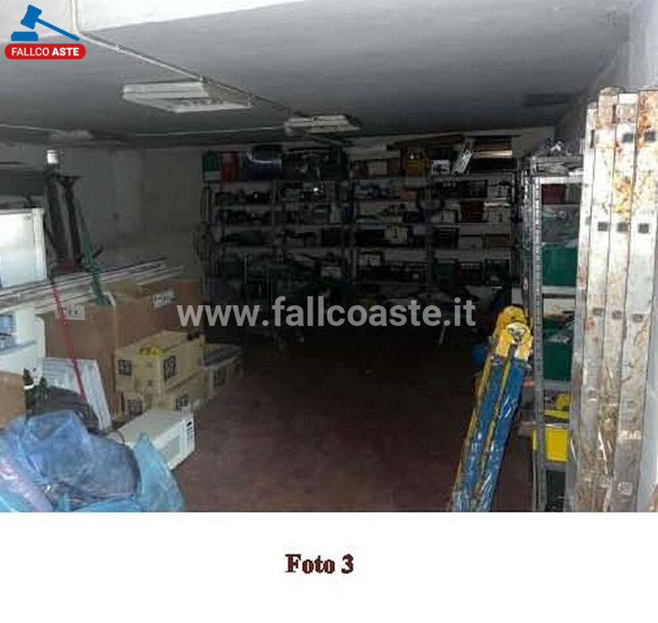 Immagine di LOCALE COMMERCIALE VIA GEROLAMO RAMORINO – GUIDONIA MONTECELIO