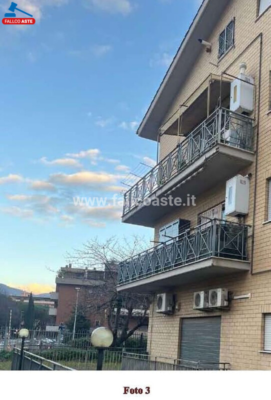 Immagine di LOCALE COMMERCIALE VIA ENRICO CIALDINI – GUIDONIA MONTECELIO