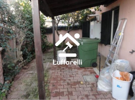 CASA / VILLA VIA BASSANO DEL GRAPPA - ARDEA — foto 2