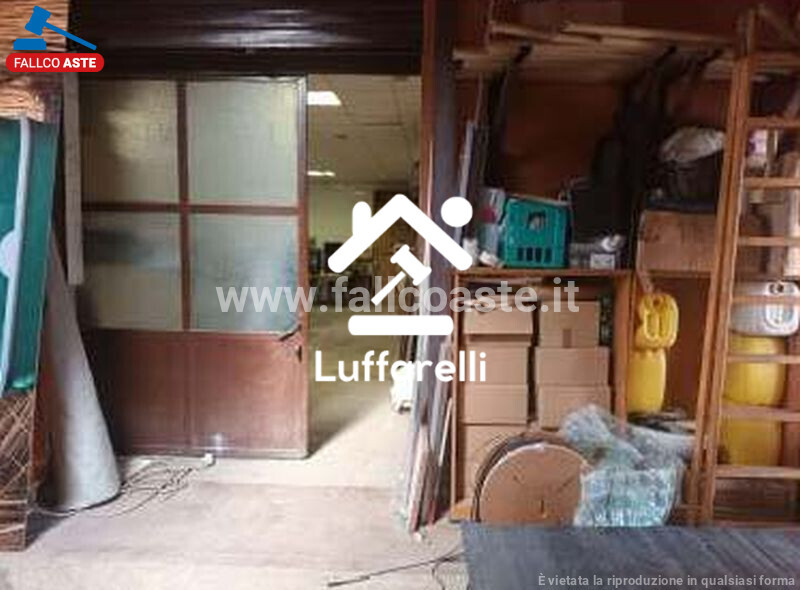 Immagine di LOCALE COMMERCIALE VIA GIOIA TAURO – ROMA