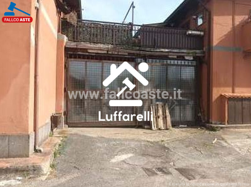 Immagine di LOCALE COMMERCIALE VIA GIOIA TAURO – ROMA