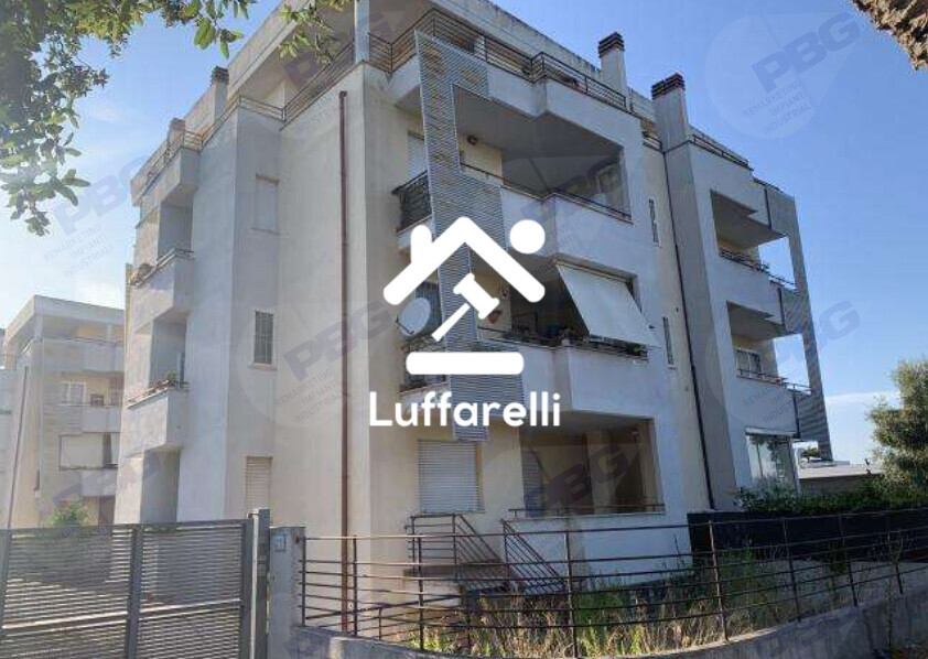 Immagine di DEPOSITO / MAGAZZINO VIA DI SELVA CANDIDA – ROMA