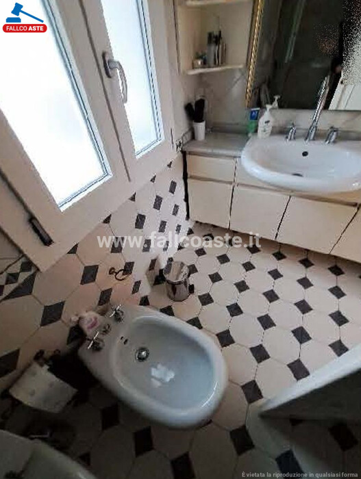 Immagine di APPARTAMENTO VIA FRANCESCO CRISPI – ROMA