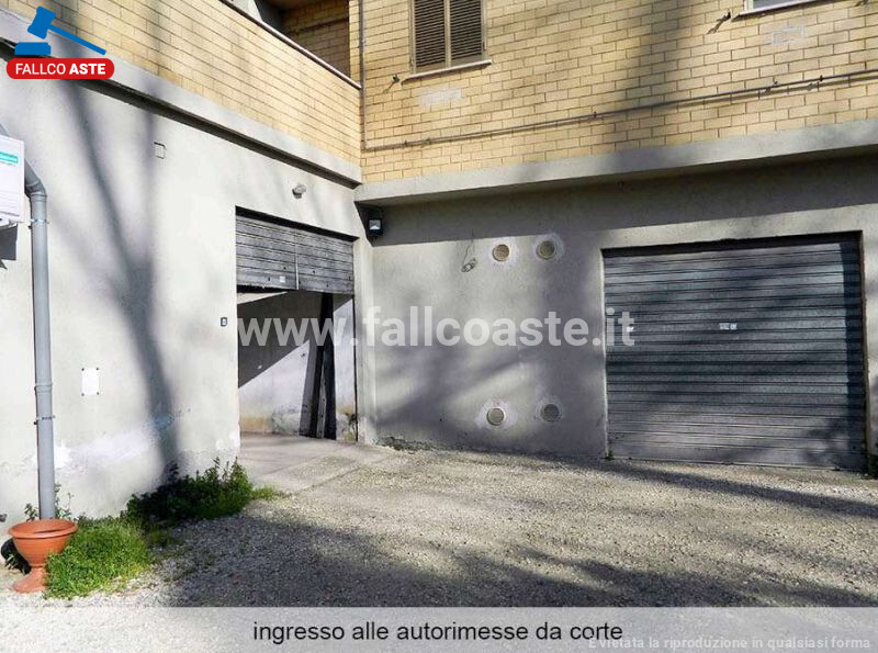 Immagine di GARAGE / POSTO AUTO VIA PALOMBARESE – FONTE NUOVA