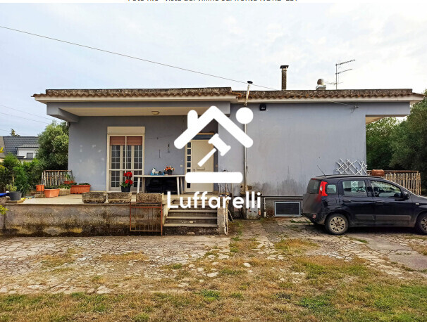 Immagine di CASA / VILLA STRADA NASCOSA N. 5424 – LATINA