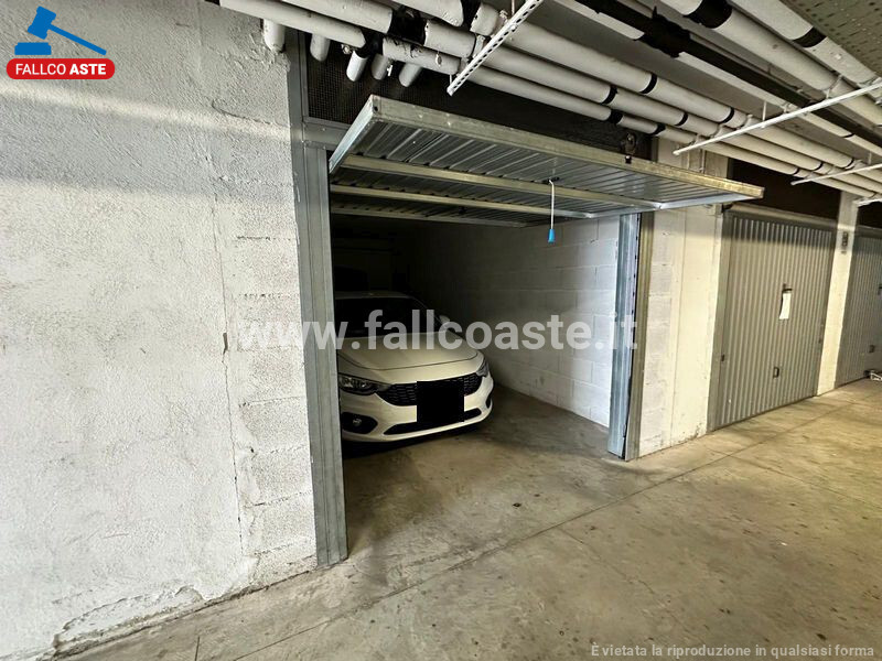 Immagine di GARAGE / POSTO AUTO VIALE GIANLUIGI BONELLI – ROMA