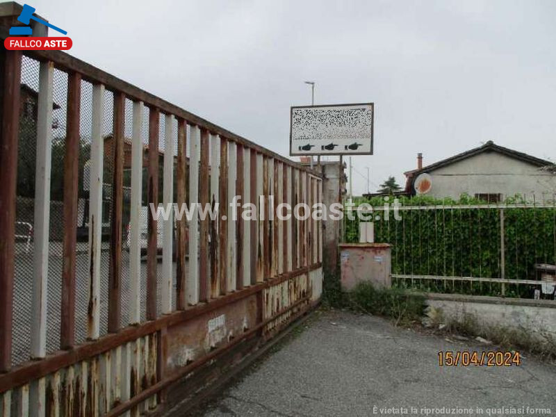 Immagine di LOCALE COMMERCIALE VIA DI CASAL MORENA – ROMA