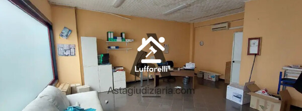 NEGOZIO O LOCALE COMMERCIALE PIAZZA SANDRO PERTINI - MARINO — foto 4