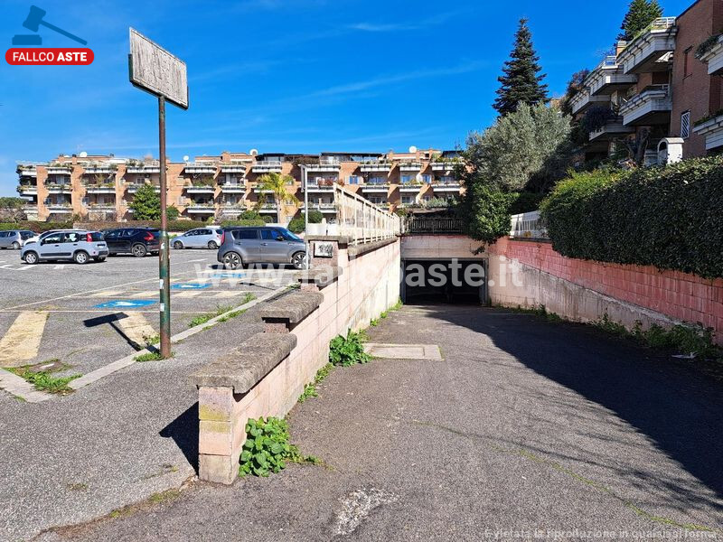 Immagine di LOCALE COMMERCIALE VIA ANDREA MILLEVOI – ROMA