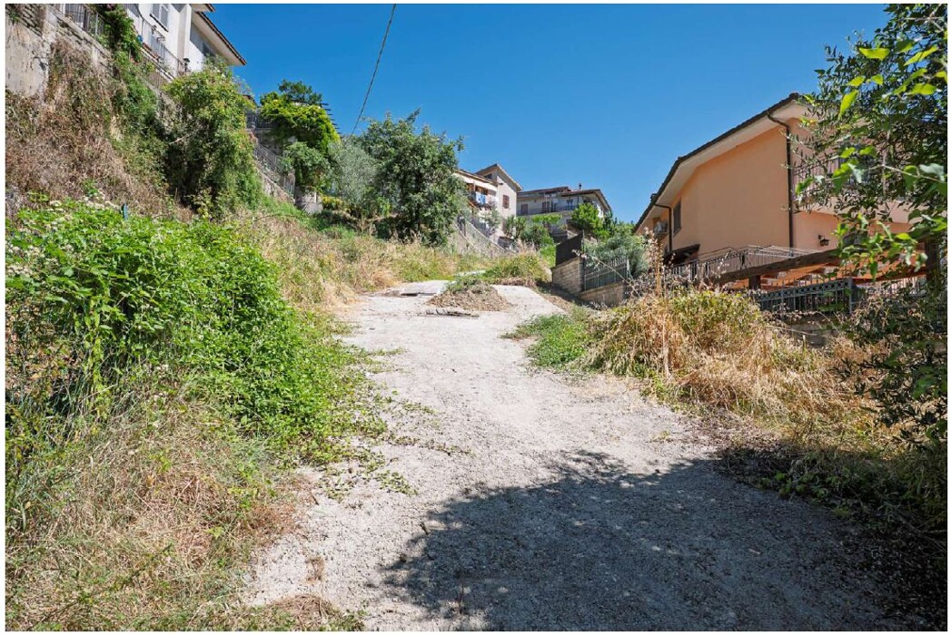 Immagine di TERRENO LOCALITÀ LE FORNACI – OLEVANO ROMANO