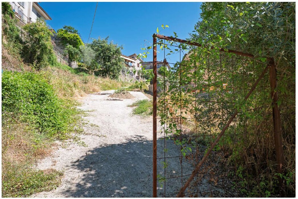 Immagine di TERRENO LOCALITÀ LE FORNACI – OLEVANO ROMANO