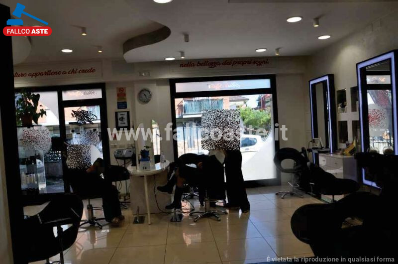 Immagine di LOCALE COMMERCIALE VIA DEL PETTIROSSO – ROMA