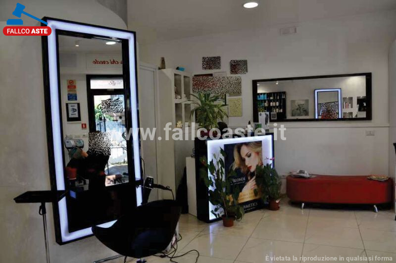 Immagine di LOCALE COMMERCIALE VIA DEL PETTIROSSO – ROMA