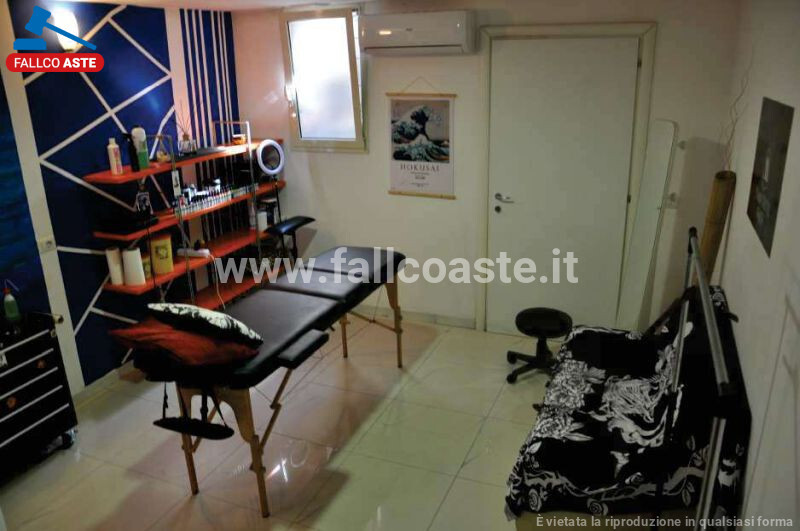 Immagine di LOCALE COMMERCIALE VIA DEL PETTIROSSO – ROMA