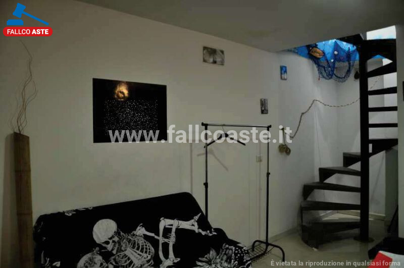 Immagine di LOCALE COMMERCIALE VIA DEL PETTIROSSO – ROMA