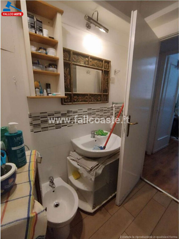 Immagine di APPARTAMENTO VIA DELLA CHIESA NUOVA – ROMA