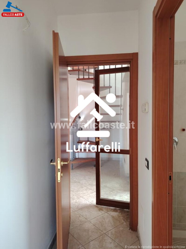 Immagine di APPARTAMENTO VIA CASALANGUIDA – ROMA