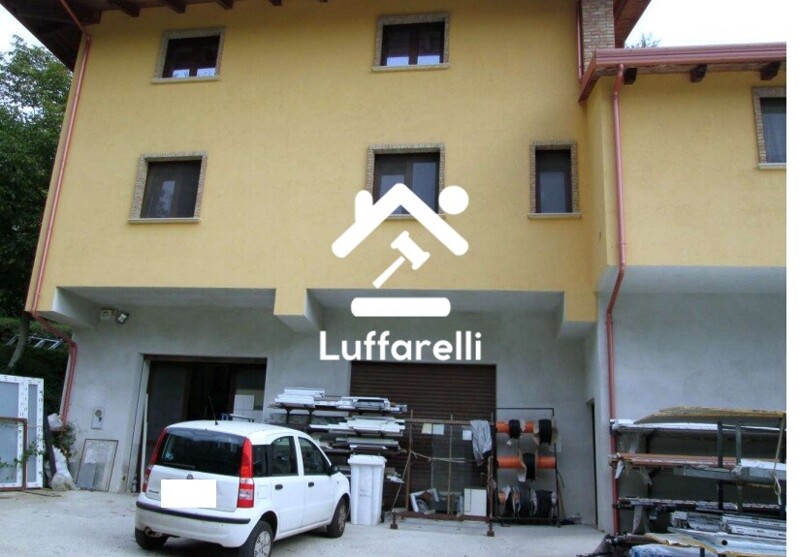 Immagine di NEGOZIO O LOCALE COMMERCIALE VIA TOMMASO MAIO – GRIMALDI