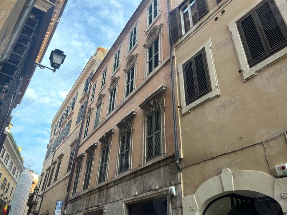 Immagine di APPARTAMENTO VIA DI CAMPO MARZIO – ROMA