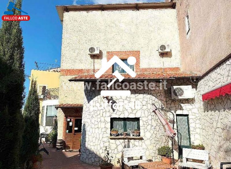 Immagine di LOCALE COMMERCIALE PIAZZA CESARE BATTISTI – MARCELLINA