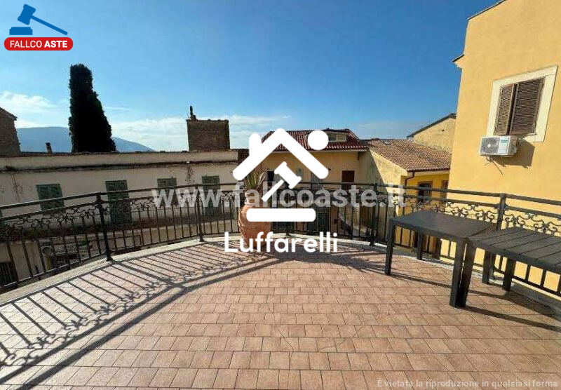 Immagine di LOCALE COMMERCIALE PIAZZA CESARE BATTISTI – MARCELLINA