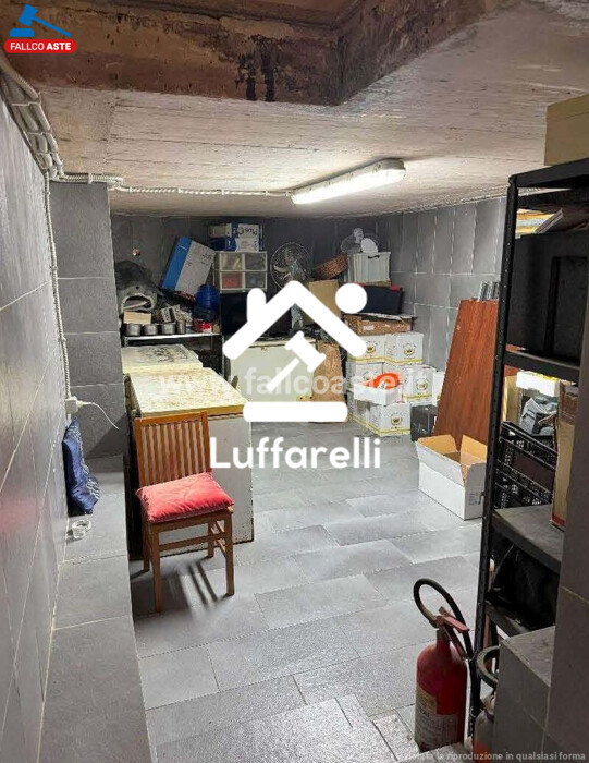 Immagine di LOCALE COMMERCIALE PIAZZA CESARE BATTISTI – MARCELLINA