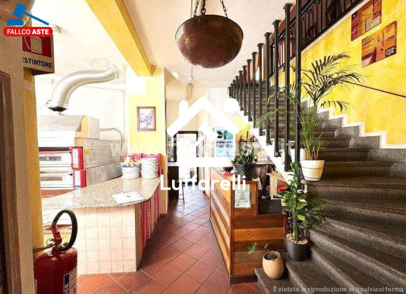 Immagine di LOCALE COMMERCIALE PIAZZA CESARE BATTISTI – MARCELLINA