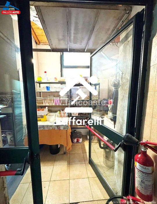 Immagine di LOCALE COMMERCIALE PIAZZA CESARE BATTISTI – MARCELLINA