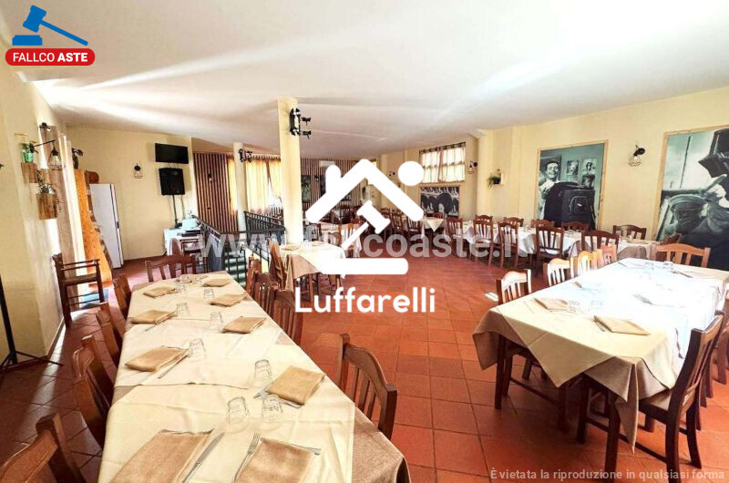 Immagine di LOCALE COMMERCIALE PIAZZA CESARE BATTISTI – MARCELLINA