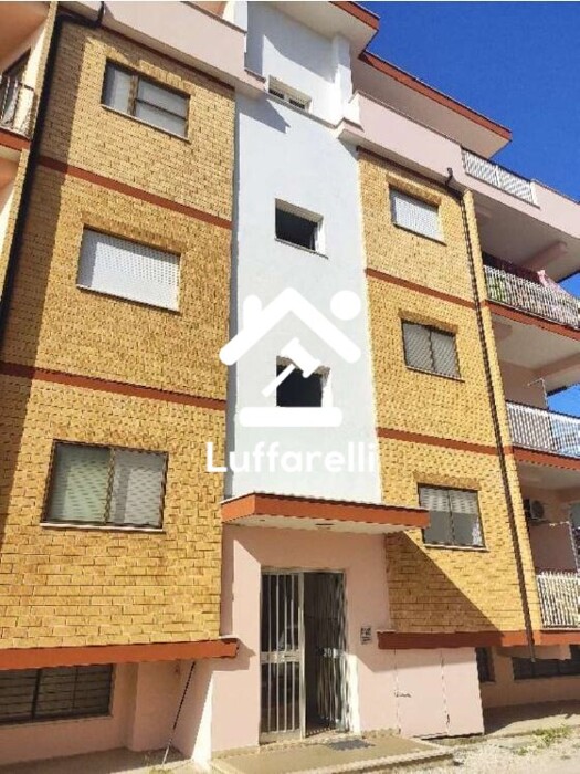 Immagine di CASA / VILLA VIA F. CHIESA – LATINA