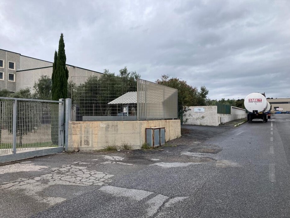 Immagine di CAPANNONE / IMMOBILI INDUSTRIALI VIA ALBERTO LA ROSA – CIVITAVECCHIA
