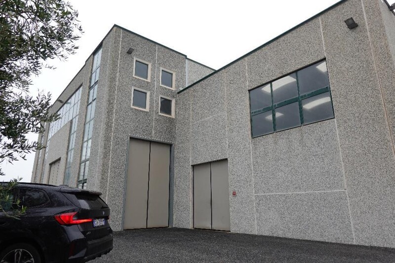 Immagine di CAPANNONE / IMMOBILI INDUSTRIALI VIA ALBERTO LA ROSA – CIVITAVECCHIA