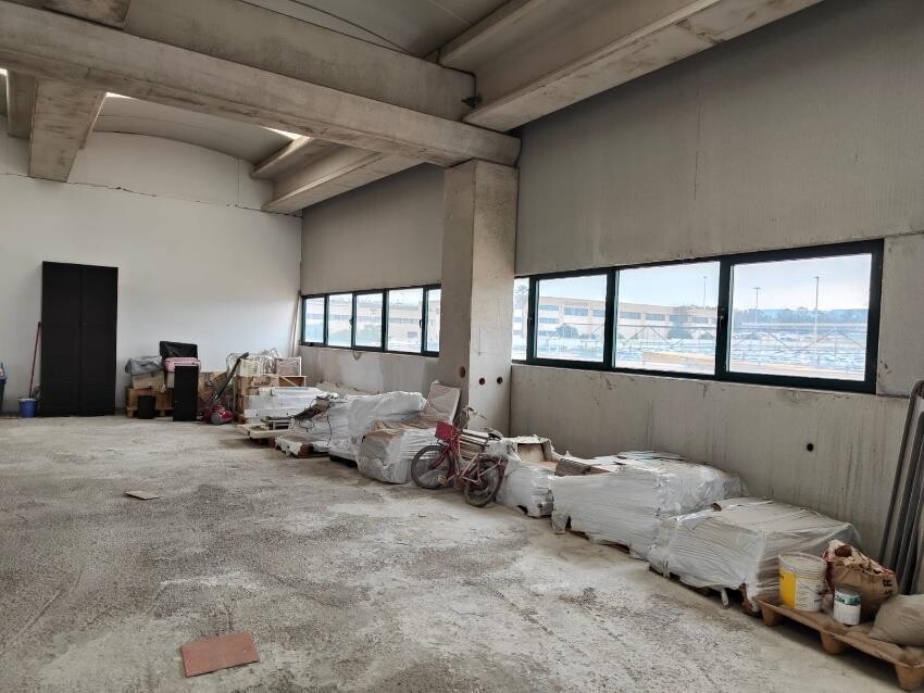 CAPANNONE / IMMOBILI INDUSTRIALI VIA ALBERTO LA ROSA - CIVITAVECCHIA — foto 3