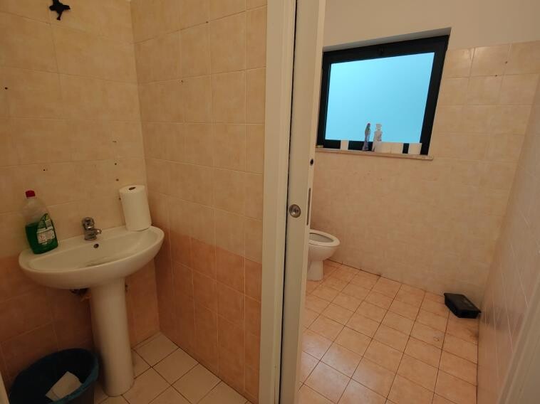 Immagine di CAPANNONE / IMMOBILI INDUSTRIALI VIA ALBERTO LA ROSA – CIVITAVECCHIA