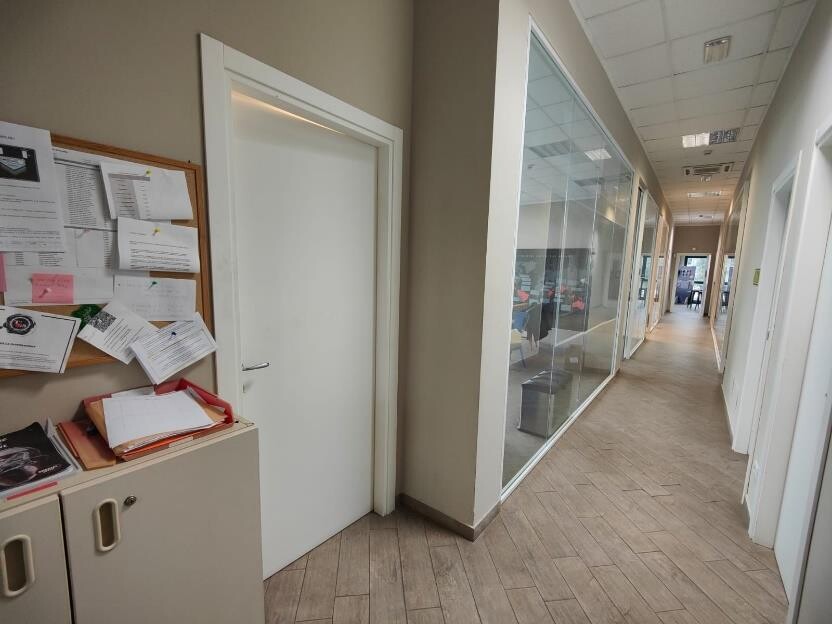 Immagine di CAPANNONE / IMMOBILI INDUSTRIALI VIA ALBERTO LA ROSA – CIVITAVECCHIA