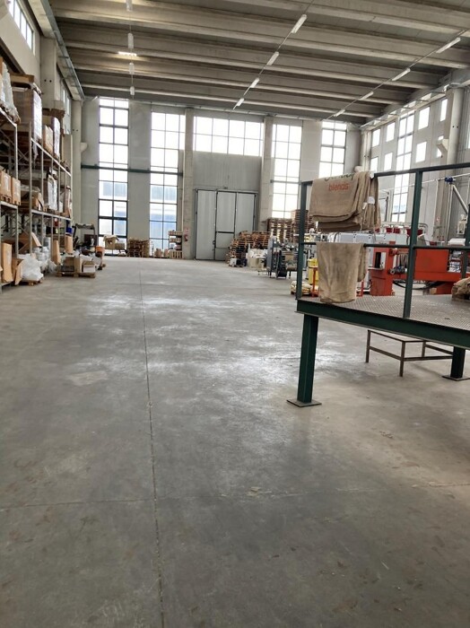 Immagine di CAPANNONE / IMMOBILI INDUSTRIALI VIA ALBERTO LA ROSA – CIVITAVECCHIA