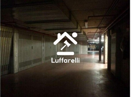 Immagine di LOCALE COMMERCIALE VIA NARO – POMEZIA
