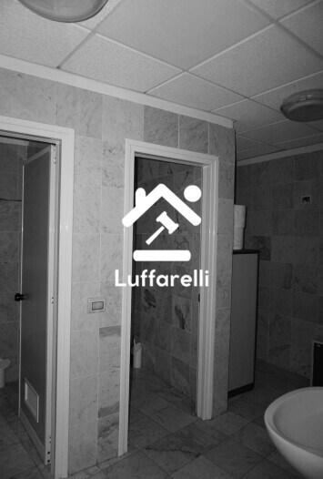 NEGOZIO O LOCALE COMMERCIALE VIA FILIPPO TURATI - VELLETRI — foto 3