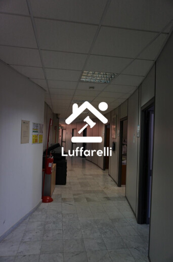 NEGOZIO O LOCALE COMMERCIALE VIA FILIPPO TURATI - VELLETRI — foto 2