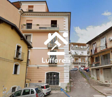 Immagine di LOCALE COMMERCIALE LARGO GUALTIERI – LAMEZIA TERME