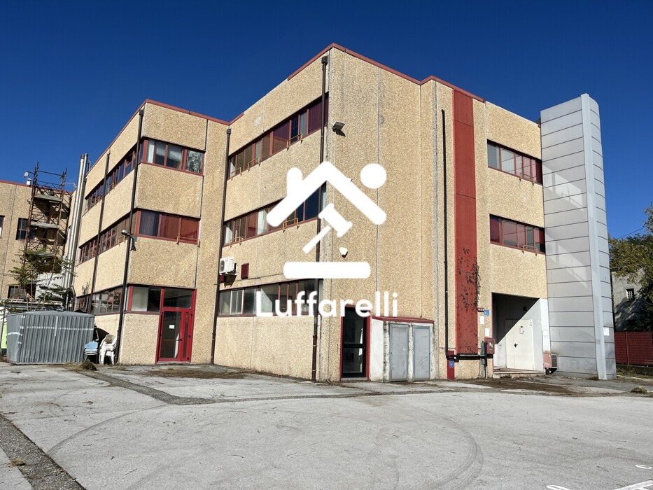 Immagine di CAPANNONE / IMMOBILI INDUSTRIALI VIA DELLE PIANAZZE – LA SPEZIA