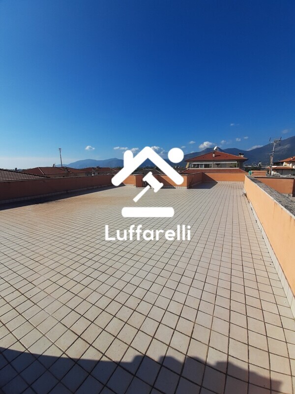 Immagine di LASTRICO SOLARE VIA ROMANIA – FONDI