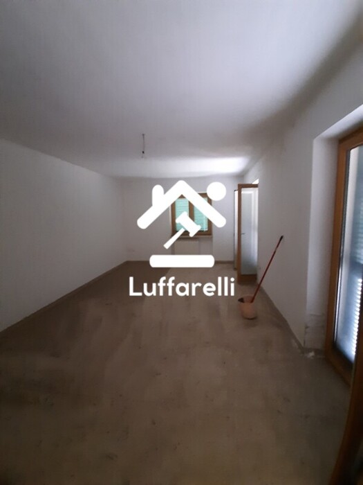 Immagine di LASTRICO SOLARE VIA ROMANIA – FONDI