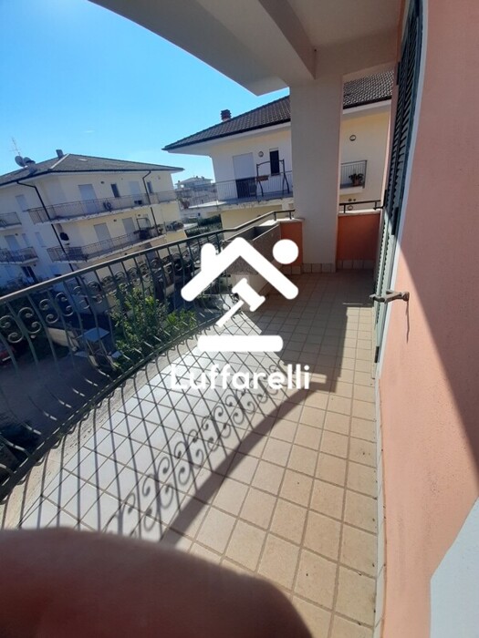 Immagine di LASTRICO SOLARE VIA ROMANIA – FONDI