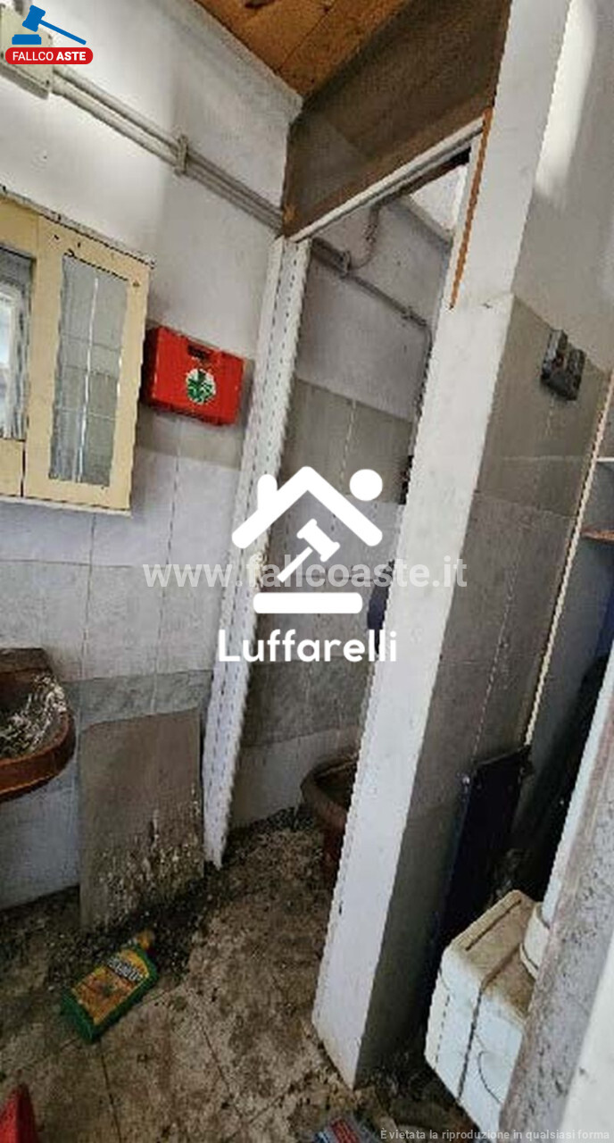 LOCALE COMMERCIALE VIA OFFAGNA - ROMA — foto 8