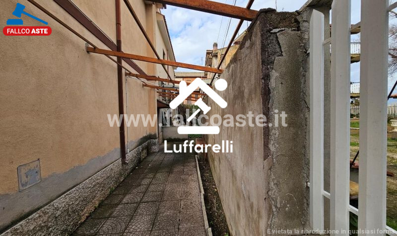 LOCALE COMMERCIALE VIA OFFAGNA - ROMA — foto 4