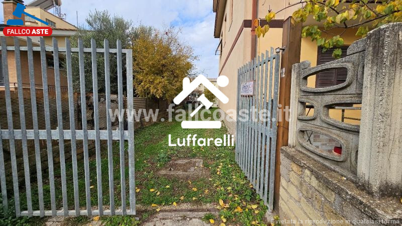 LOCALE COMMERCIALE VIA OFFAGNA - ROMA — foto 2